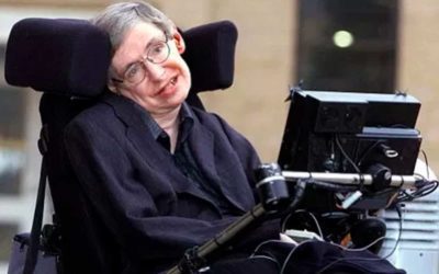 Stephen Hawking, um dos mais consagrados cientistas da atualidade. Sua deficiência é só um detalhe.