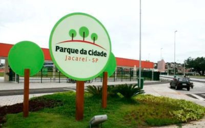 Parques públicos de Jacareí ganham brinquedos com acessibilidade para crianças com deficiência