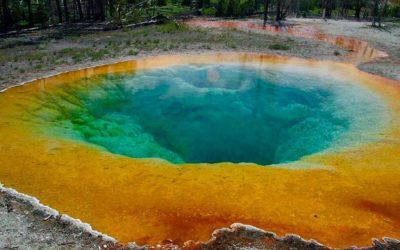 Lago Morning Glory, no Yellowstone National Park, Estados Unidos