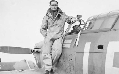 Douglas Bader. Piloto amputado das pernas, foi um herói da Força Aérea Britânica.