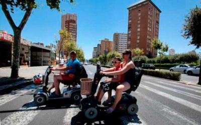 Benidorm sólo permitirá alquilar sillas a motor a turistas con discapacidad