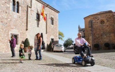 Los turistas estrenan vehículos adaptados para visitar el casco viejo