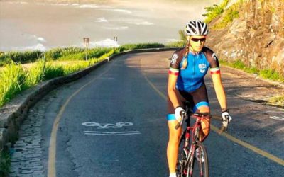 Com deficiência auditiva, Lívia adere ao ciclismo após superar a leucemia