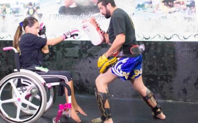 Cadeirante encontra no muay thai equilíbrio e força interior