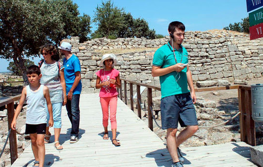 The museum will have access for sight and hearing impaired people