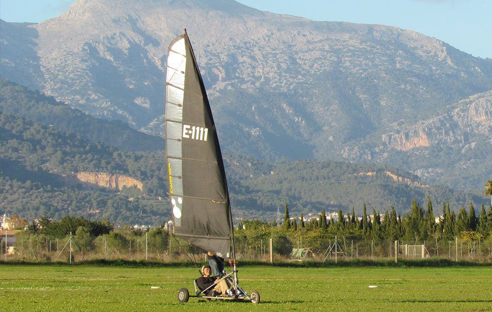 Blokart em Palma de Mallorca. Um triciclo à vela controlado pelas mãos.