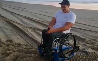 Cadeira de rodas manual 4×4. Andando pelos lugares mais difíceis.