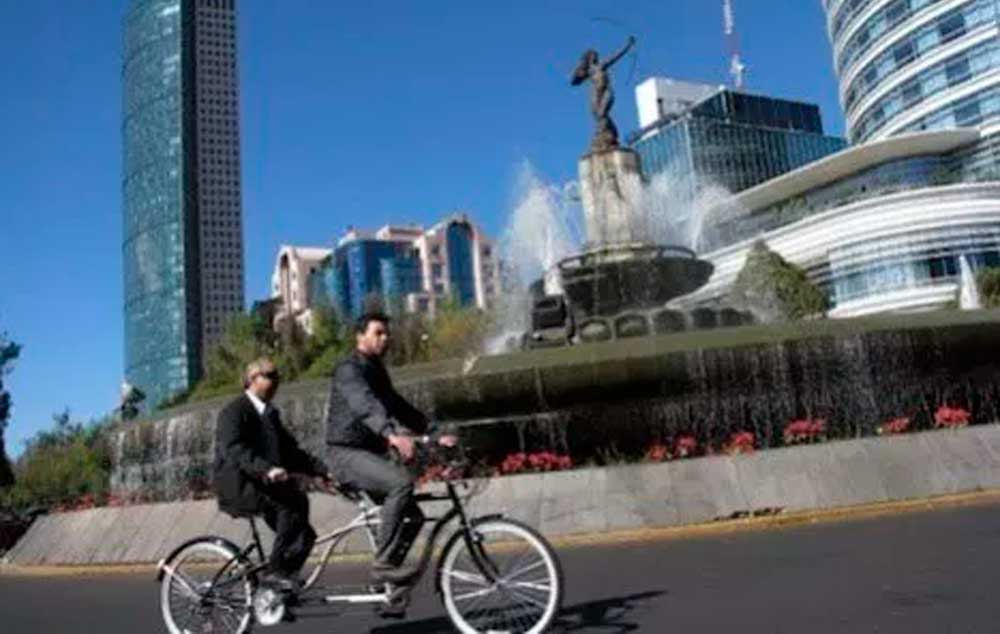 Passeio às cegas – a bicicleta chega aos deficientes visuais no México