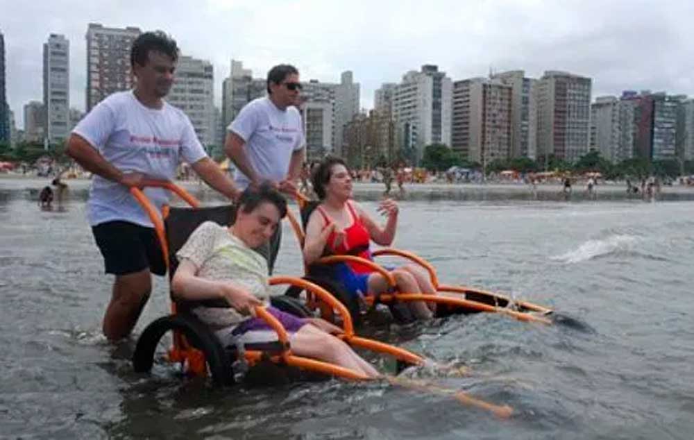 São Paulo só tem uma praia totalmente acessível a pessoas com deficiência