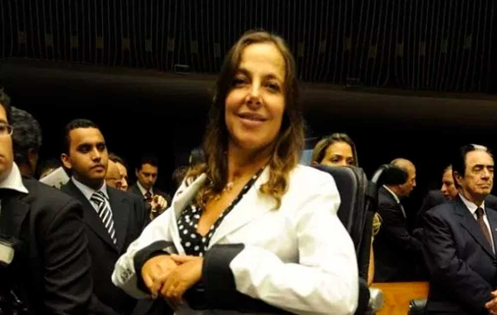 Deputada cadeirante tem problemas para desembarcar de avião em SP