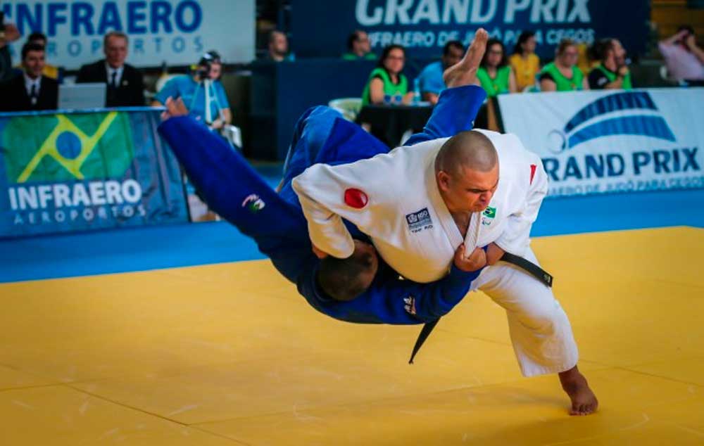 Judô para cegos. Quatro Paraolimpíadas seguidas trazendo ouro para o Brasil.