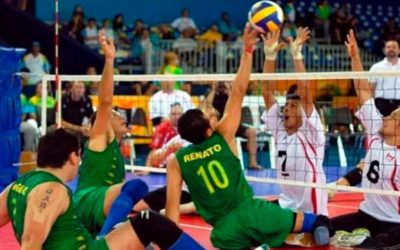 Voleibol sentado. Modalidade Paraolímpica criada da fusão do voleibol convencional e o Sitzbal.