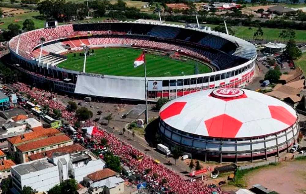 Torcedor com deficiência física enfrenta falta de acessibilidade para chegar ao estádio Beira-Rio