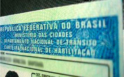 Carteira Nacional de Habilitação (CNH) para pessoas com deficiência. Dirigir também é um direito de todos.