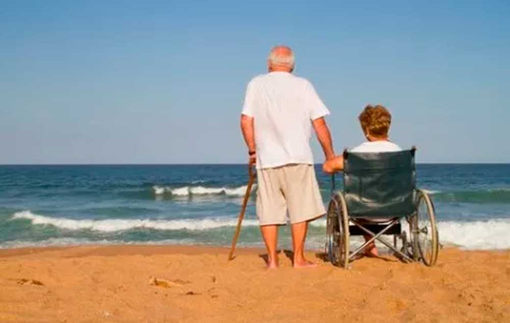 Leis não conseguem garantir acesso à praia para pessoas com deficiência