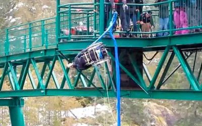 Paraplégica encara o desafio do bungee jumping em Whistler, no Canadá