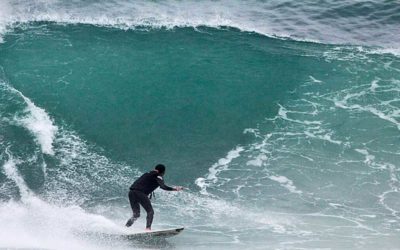 Cego brasileiro destrói limites, surfa em Pipeline e ganha telas de cinema