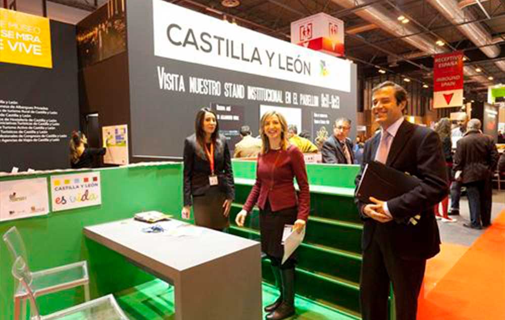 Castilla y León y la ONCE han suscrito un convenio de colaboración en la Feria Internacional de Turismo (Fitur)