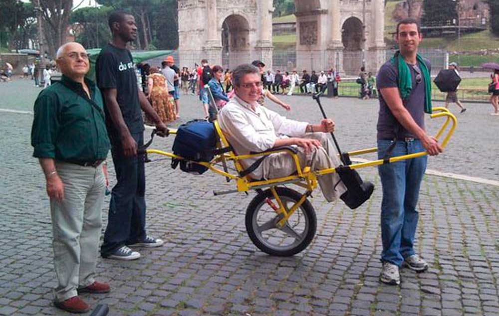 The chair “WheelyTrekky” with two trained assistants and a tour