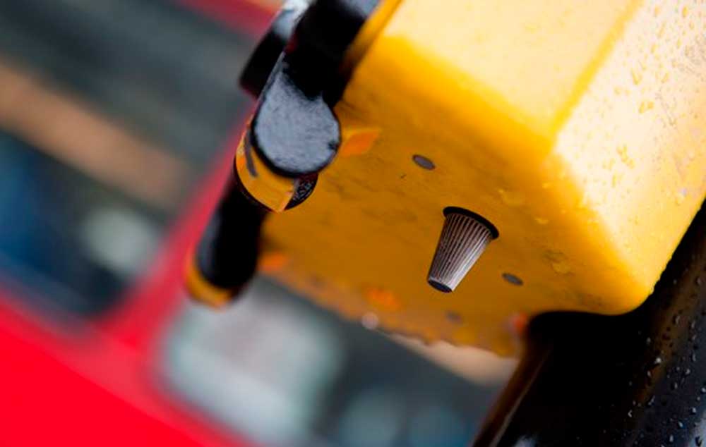 The button can give more security and autonomy to visually impaired people to cross streets