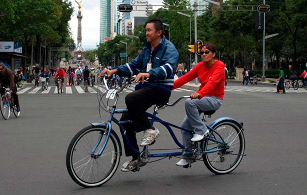 Those responsible for the tours have 14 double bicycles, a towed sled and a tricycle to help the user experience cycling without the use of their visual sense