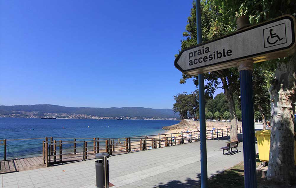 Las playas accesibles de Galicia es uno de los destinos más populares para los turistas con discapacidad