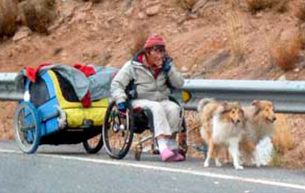 Silvia, de 70 años, en una imagen de su paso por la provincia de Ávila