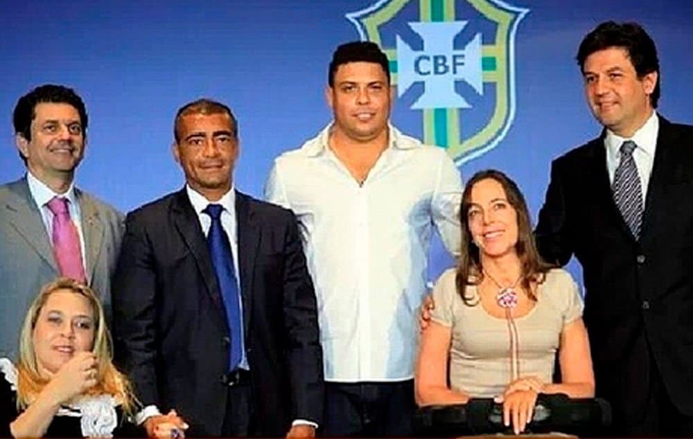 "Até agora nada”, disse o deputado ao postar uma foto dos dois em seu instagram, tirada em 2011