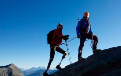 Alpinista amputado das mãos e pés escala o Matterhorn, entre a Suíça e a Itália.