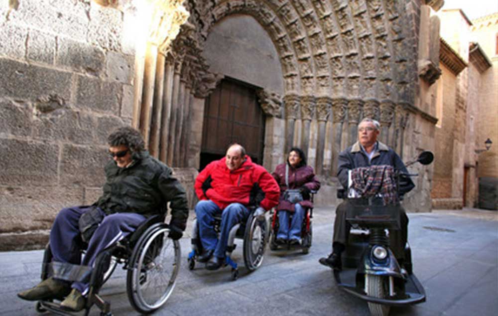 Personas con discapacidad que ejercen de guías de viaje para otras presonas con discapacidad