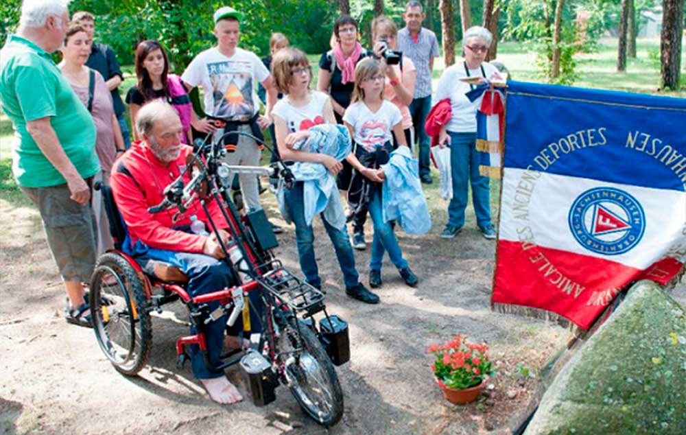 Francés hace 2.000 km en silla ruedas en homenaje a abuelo víctima de nazis