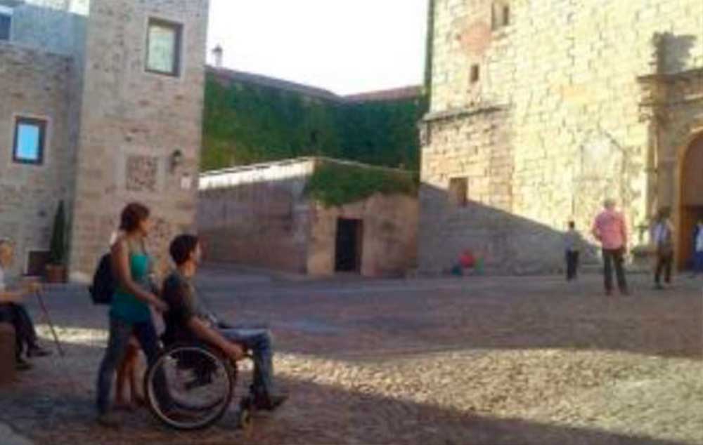 Man climbs CN Tower steps in wheelchair