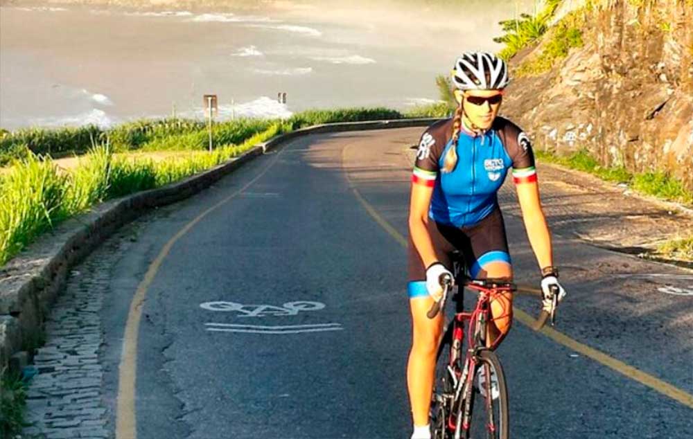 Fisioterapeuta, que venceu batalha contra a doença e começou a praticar o modalidade há quatro meses, participou de etapa da Copa Rio com sua bike