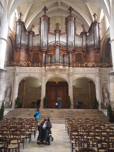 Inside the beautiful Bordeaux Cathedral