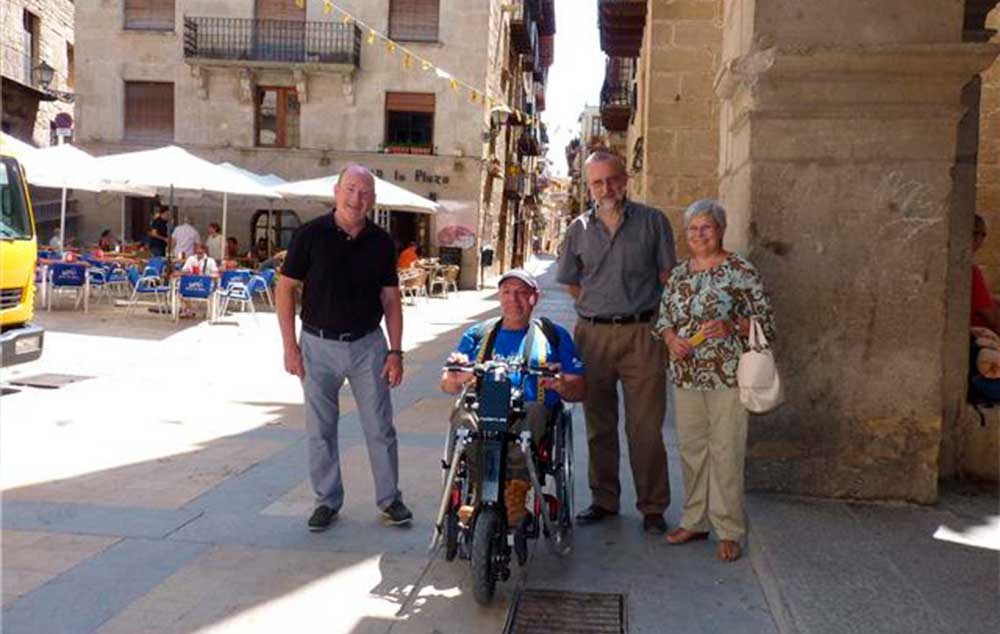 Nonay visitó ayer Valderrobres acompañado de representantes del Ayuntamiento y de la Comarca del Matarraña