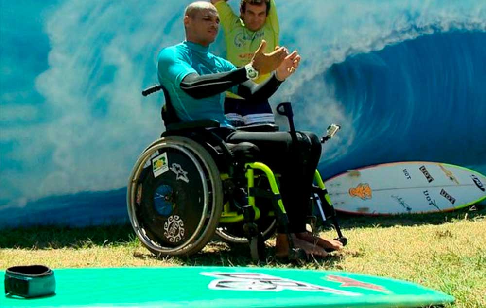 Carlos Kill conquistou o primeiro lugar no Campeonato Nacional de Surfe Adaptado.