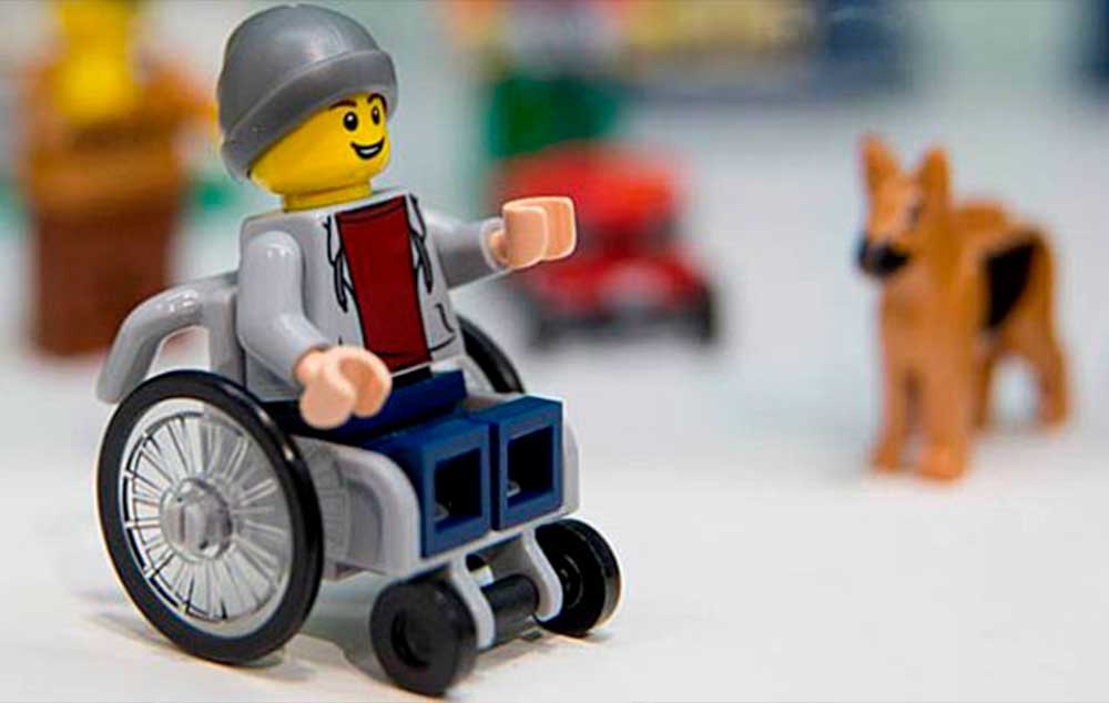 Personagem cadeirante faz parte de caixa de Lego da linha City e será lançado no Brasil em novembro