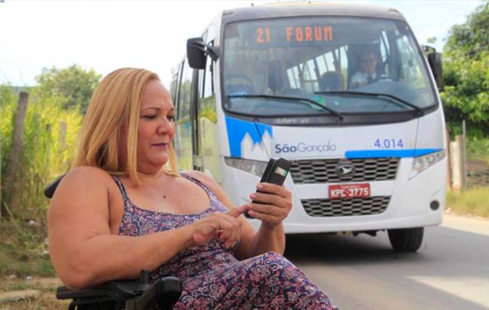 Teodora Lúcia, de 53 anos, moradora do Jardim Bom Retiro, ajudou a implantar o aplicativo