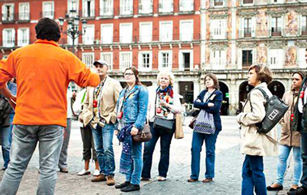 El programa ofrece recorridos turísticos normalizados que van dirigidos a todo tipo de personas con capacidades diversas