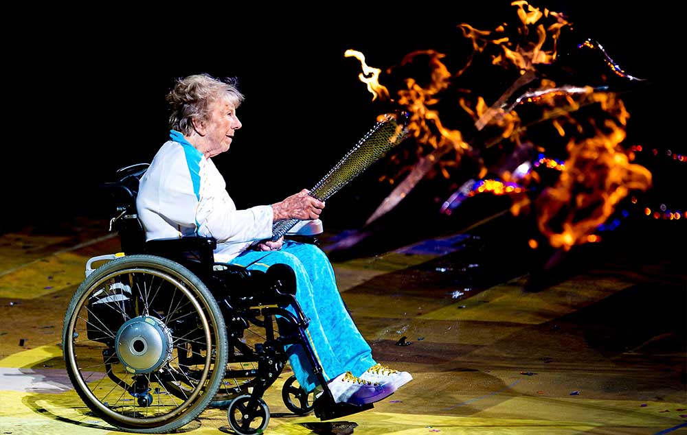 Margaret Maughan, medalha de ouro no tiro com arco nos primeiros Jogos Paralímpicos, em Roma (1960), participou da cerimônia de abertura da Paralimpíada de Londres