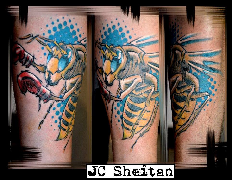 jc-sheitan-tatoo-vespa-colorida-perna