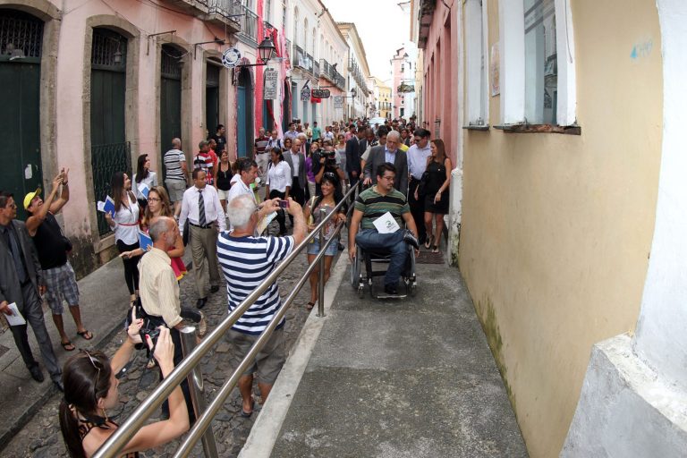 a-acessibilidade-em-salvador-vem-sendo-conquistada-mesmo-em-locais-tomados-como-o-pelourinho