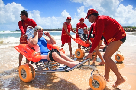 praia-de-iracema-em-fortaleza-possui-projeto-de-praia-acessivel