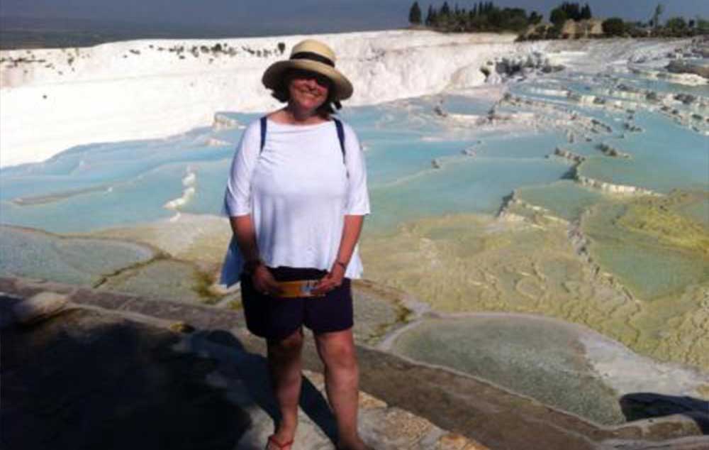 Isabel Brito em Pamukkale (Castelo de Algodão, em Turco), um conjunto de piscinas termais de origem calcária