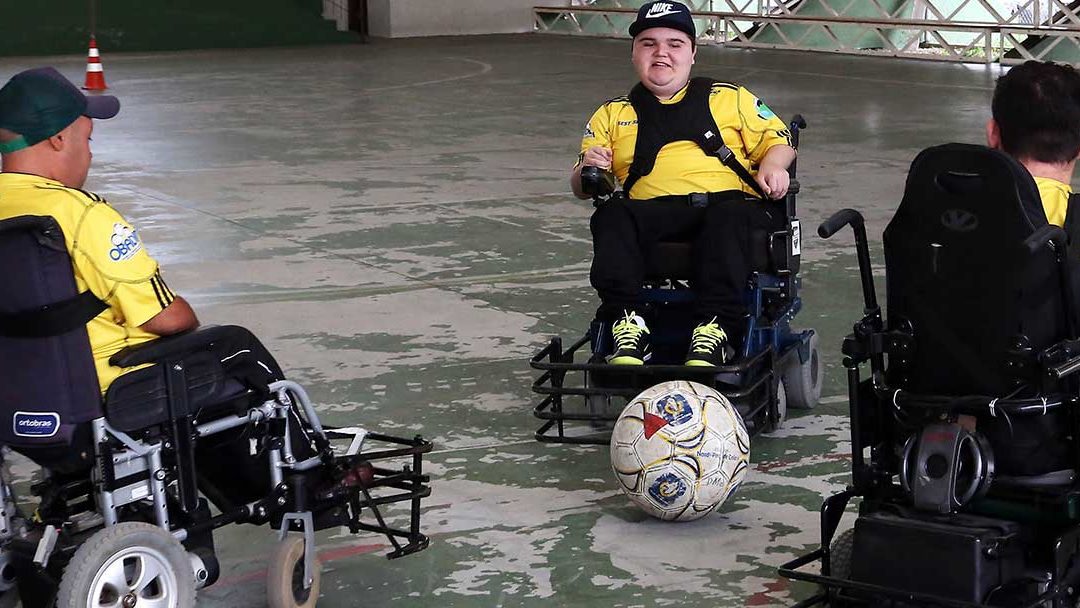Lei exige equipamentos adaptados a pessoas com deficiência