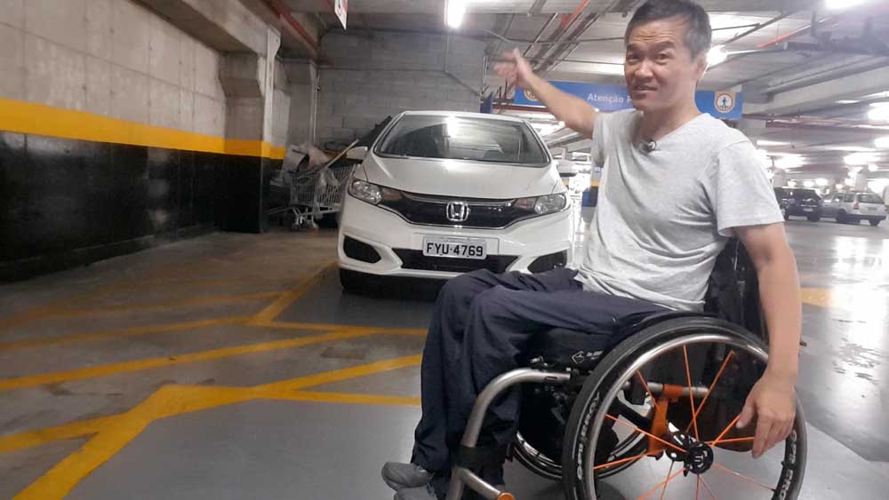 Man climbs CN Tower steps in wheelchair