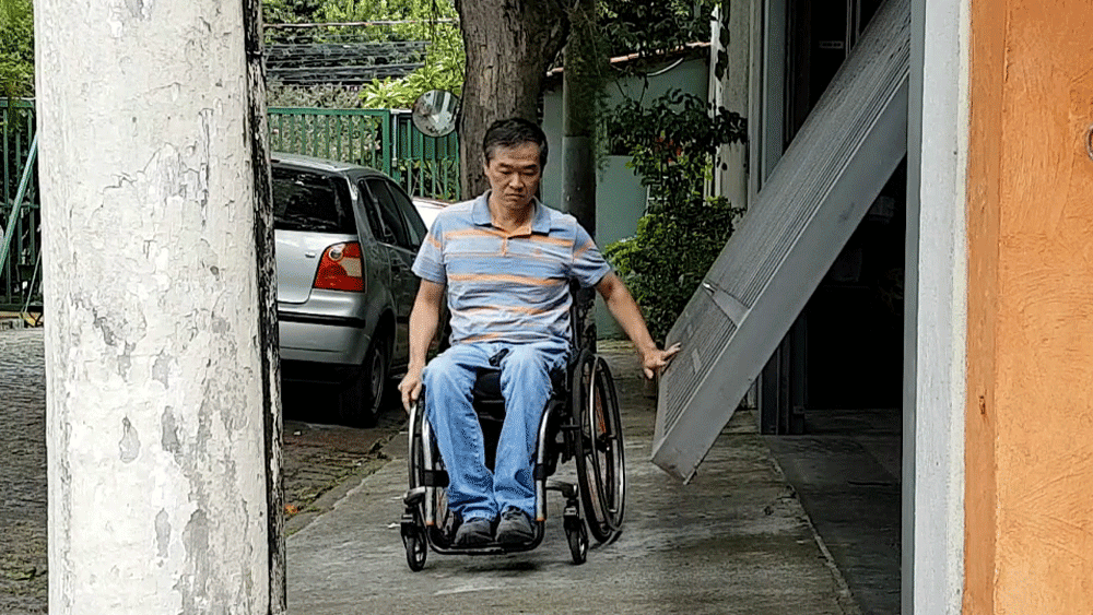 Man climbs CN Tower steps in wheelchair