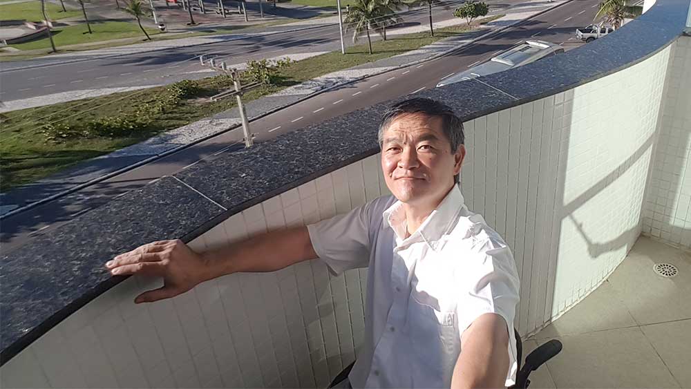 Man climbs CN Tower steps in wheelchair